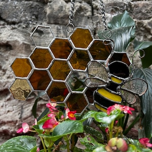 Handmade Stained Glass Bee Art Design - Yellow Honeycomb Ornament & Gift for Nature Lovers
