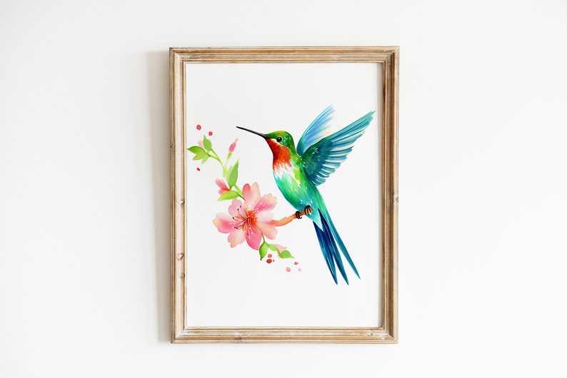 Puede incluir: Una pintura de acuarela enmarcada de un colibr&iacute; en vuelo con una flor rosa. El colibr&iacute; es verde, azul y rojo. La flor es rosa con hojas verdes.