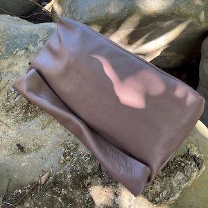 Bolso de mano de cuero grueso de gran tamaño, bolso de mano de cuero resistente con parte superior enrollable apto para papel tamaño carta A4, bolso de mano de cuero enrollable