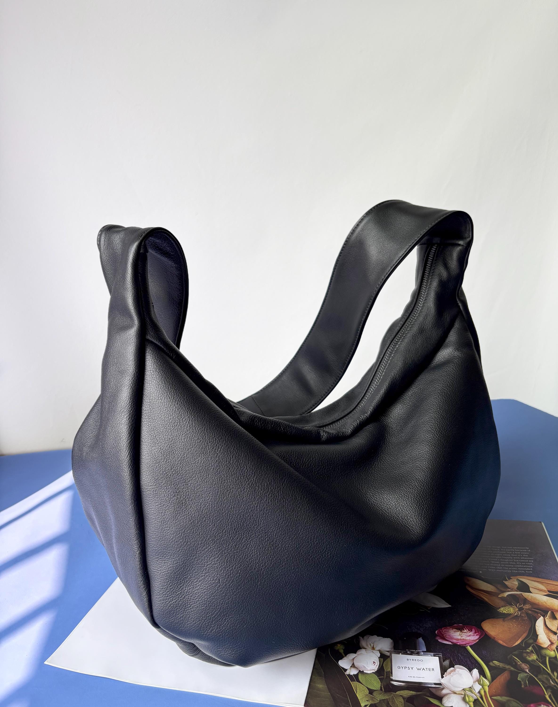 6928 Large Sling Bag , Designer Leather Crossbody Purse Convertible Sling Aria Convertible Sling Bag main image 2