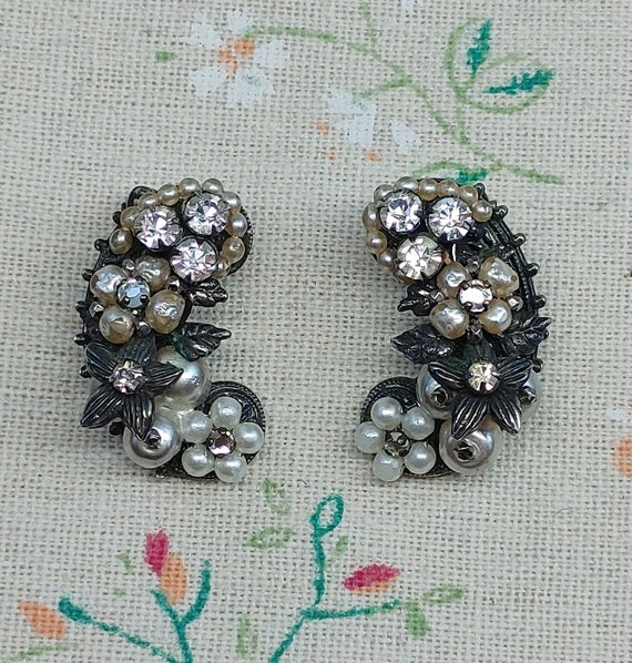 Vintage Mid-Century Clip On Earrings By Robert, M… - image 1