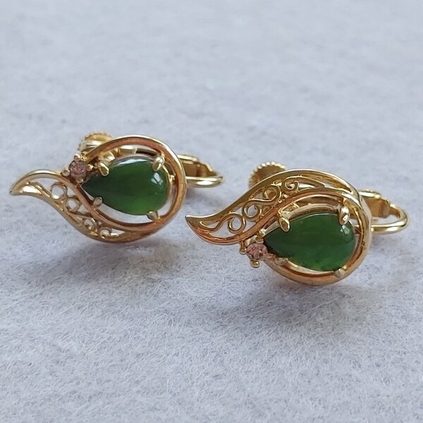 Vintage Canadian Jade Clip-On Earrings in Gold Tone Metal, BC Nephrite Jade by Pan Pacific with Original Box and Insert