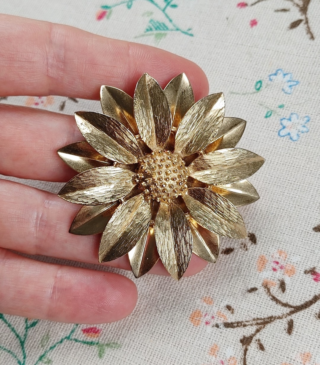 Grande Broche Vintage Dorée Et Verre - Bijou Ancien - Décoratif