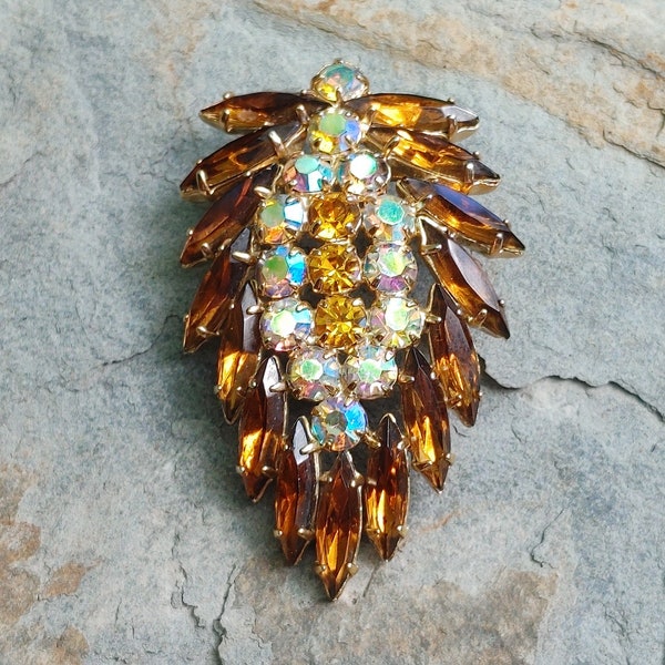 Vintage Mid-Century Topaz and Aurora Borealis Rhinestone Brooch, AB Retro Brooch, Unsigned Nice Quality Brooch in Shape of a Leaf