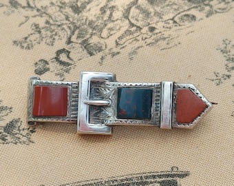 Antique Victorian Scottish Pebble Agate and Sterling Silver Buckle Brooch with an  Etched Design c1900