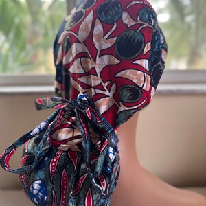 Floral Ponytail scrub cap, Satin lined strecthy tie back cap