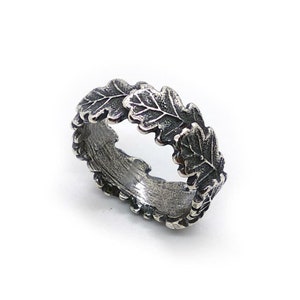 Oak leaves. silver ring. image 9