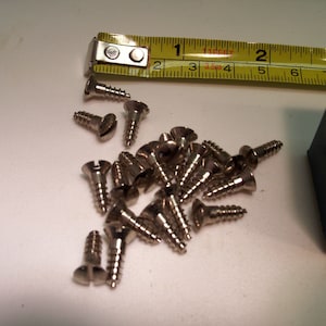 Nickel Plated Brass Slotted Oval Head Wood Screw #7 x 1/2”. NEW. VINTAGE 1950&#39;s. Made in the USA. Quantity of 20 screws