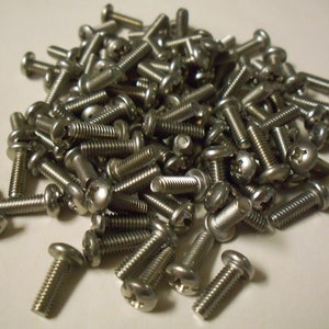 Pan Head 304 Stainless Machine Screw #8-32 x 1/2&quot; Phillips. MARINE GRADE. New. Quantity of 50.