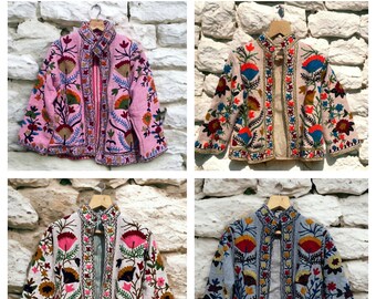 Chaqueta Suzani Tnt hecha a mano, abrigo de invierno para mujer, kimono corto de algodón, chaqueta bordada, chaqueta floral, bata, regalo para ella