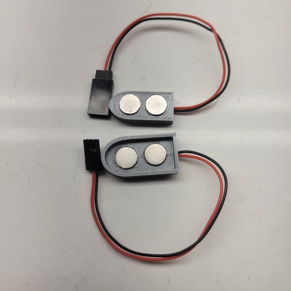 RC magnetic lights/aux quick disconnect