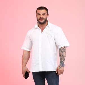 Oversize besticktes Hemd - Elegant und Bequem