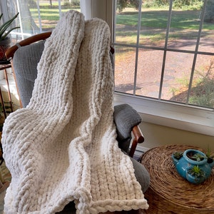 Ready to ship| Super chunky knit blanket| Chenille blanket| Chunky blanket| Chunky Knits| Chenille chunky arm knitted blankets| Throw| Gift