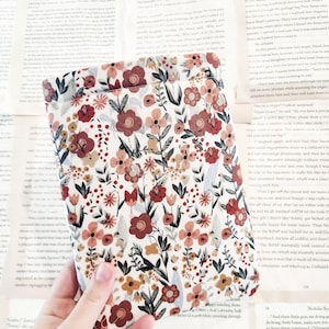 Kindle Paperwhite Sleeve| Flower Print Padded Kindle Sleeve| Book Sleeve| Padded Sleeve| Kindle Sleeve| Bookish Gift|