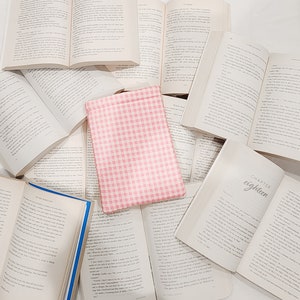 Kindle Paperwhite Sleeve| Light Pink Plaid Padded Sleeve| Book Sleeve| Kindle Sleeve| Padded Sleeve| Bookish Gift|