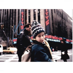 Macauley Culkin Home Alone 2 Lost NY Hand Signed Autograph Photograph 8x12 COA