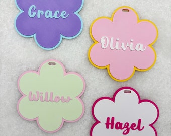 Etiqueta o llavero personalizado con flores para bolso, etiqueta personalizada con nombre de margarita para niños, dije personalizado para bolso, etiqueta para bolso escolar para niños, etiqueta para bolso de guardería