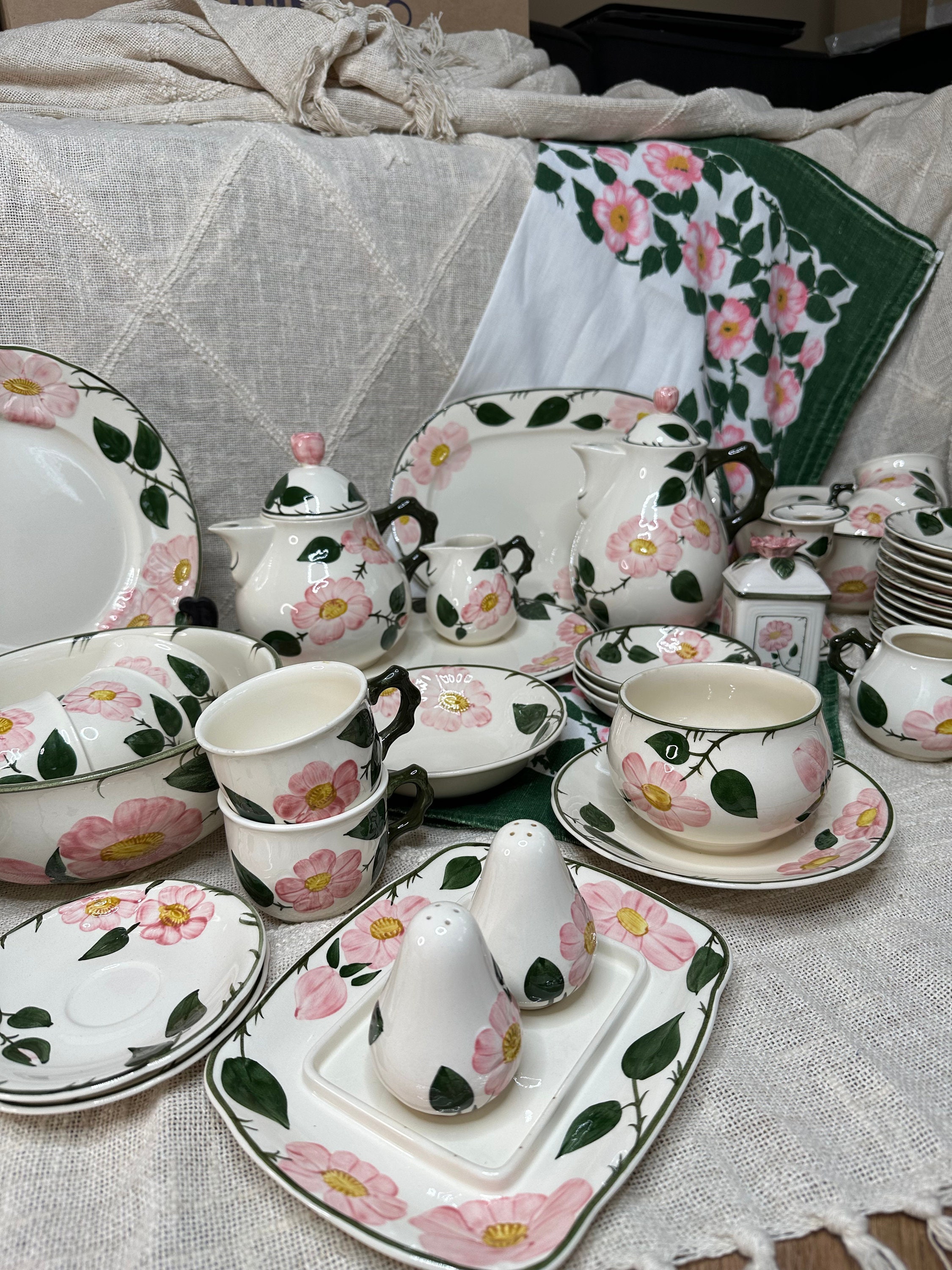 Villeroy & Boch Wild Rose Dinnerware Set With Various Pieces - Etsy