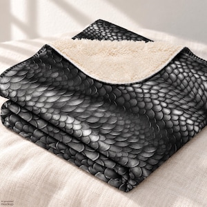 Dragon Scale Sherpa Blanket | Black and Silver