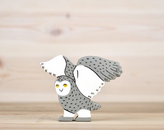 Wooden snowy Owl figurine North Pole bird