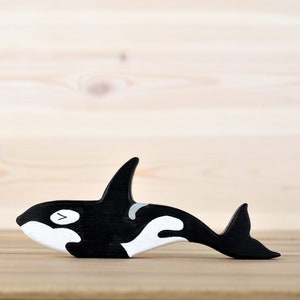 Handcrafted Wooden Orca Figurine: Eco-Friendly Ocean Animal Toy