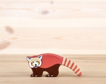 Jouet de panda rouge en bois fabriqué à la main | Jouet pour enfants écologique | Jouet animal unique | Cadeau éducatif de qualité pour enfants.