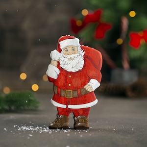 Handcrafted Wooden Santa Figurine: Rustic Christmas Table Centerpiece