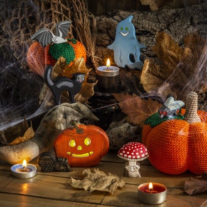 Handcrafted Small Wooden Halloween Set - 7 Essential Spooky Delights for Enthusiasts