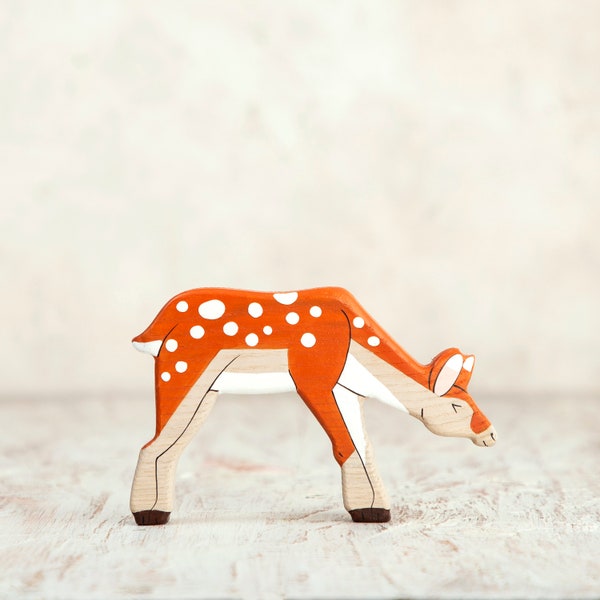 Eco-Friendly Wooden She Deer/Doe Toy - Handcrafted Imaginative Play Figurine for Kids