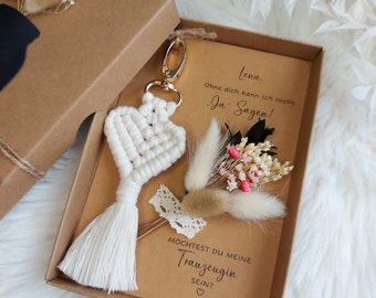 Macrame keychain maid of honor questions card, card with dried flowers, wedding, gift box