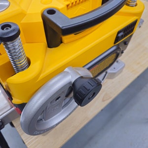 Improved Knob for Dewalt DW735 Thickness Planer Crank Handle