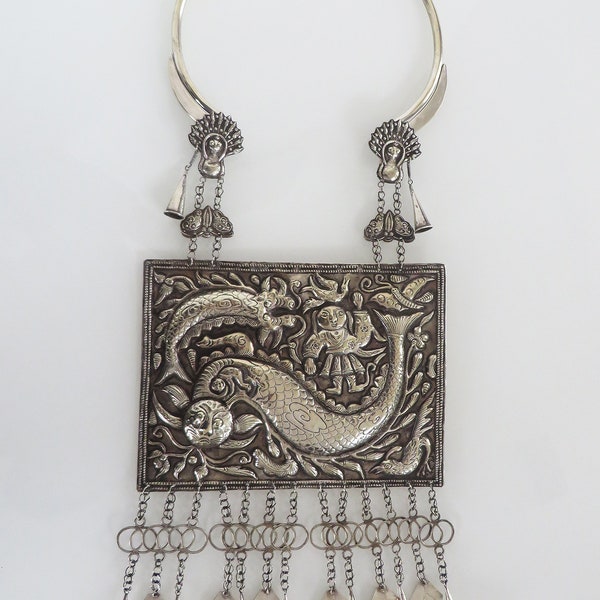 Huge vintage Miao Hmong Luang Prabang ceremonial collar Necklace in silver plated Brass or "bai tong" - White Copper