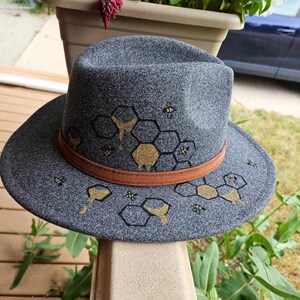 Hand-painted Sunset Cowboy and Cactus Silhouette Brown Felt  display picture 1