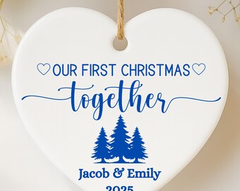 Adorno personalizado "Nuestra primera Navidad juntos" 2025 / Adorno personalizado para parejas / Regalo para recién casados / Recuerdo para prometidos