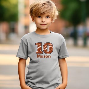 Personalisiertes 10 Jahre altes Fußball-T-Shirt, Fußball-Geburtstags-Shirt zehn, Sport-Geburtstags-Shirt, Kinder-Zehnter-Geburtstag-T-Shirt, Fußballjungen-Shirt