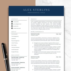 以下が含まれることがあります： 青いヘッダーと白いテキストを使用したプロの履歴書テンプレート。履歴書には、連絡先情報、スキル、教育、職務経歴のセクションが含まれています。テンプレートは、視覚的に魅力的で読みやすいように設計されています。