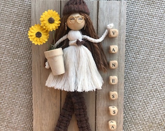 Handmade macrame doll, Wall decor, Macrame on frame, Gift for her, Mother&#39;s Day gift