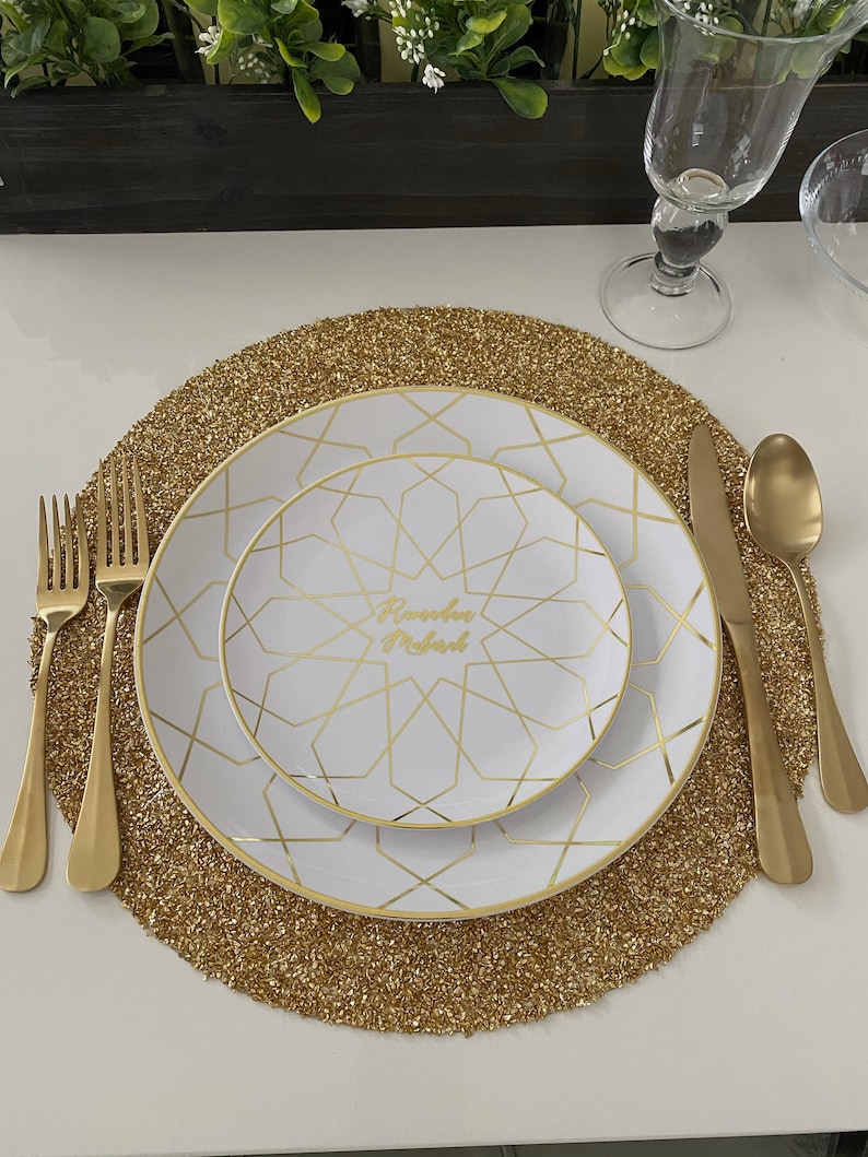 Ramadan Mubarak Dinner Plates, Gold Design, Islamic Decor (10 Pack) - Etsy