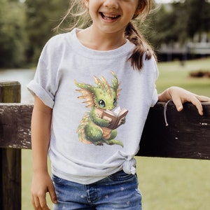 Buch Drachen Shirt, Bücher Drachen, Lese Shirt, Buch Liebhaber Geschenk, Buch Liebhaber Shirt, Baby Drache, süßer Drache, Mädchen Shirt, Kinder Shirt, Tshirt