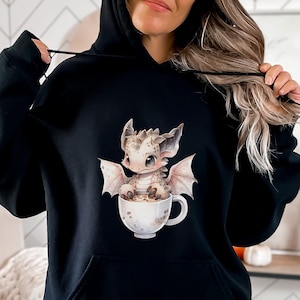 Süßer Drache Hoodie, Drache Hoodie, Kaffee Drache, Drachen Sweatshirt, Drache, Drachen Geschenke, Kaffee Geschenk, Hoodies und Sweatshirts, Hoodies
