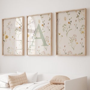 Juego de impresiones florales iniciales personalizadas, impresiones de flores silvestres, impresión de nombre personalizada, impresión de nombre de niña, arte de pared con iniciales personalizado, guardería de flores