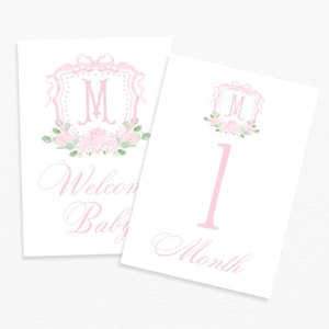 Cartes d'étape pour bébé avec écusson monogramme, cartes d'étape importante avec écusson floral rose hortensia, carte de détails de naissance, cadeau de baby shower, carte de mois de bébé fille