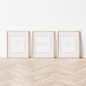 Aangepaste naamafdrukset, preppy roze strikdecor, flirtstrik decor kinderkamer, babymeisje kinderkamerafdruk, vintage stijl kinderkamer, decor meisjeskamer