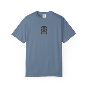 Minimalist Mandalorian Helmet T-Shirt | Beskar Armor, Star Wars Gift image 5