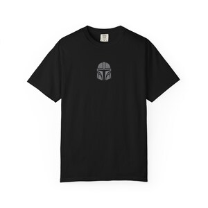 Minimalist Mandalorian Helmet T-Shirt | Beskar Armor, Star Wars Gift image 6