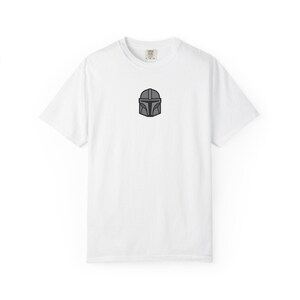 Minimalist Mandalorian Helmet T-Shirt | Beskar Armor, Star Wars Gift image 3