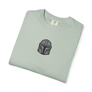Minimalist Mandalorian Helmet T-Shirt | Beskar Armor, Star Wars Gift image 8
