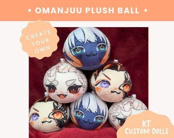 Op de afbeelding: Een verzameling van zes ronde pluche ballen met bedrukte anime-stijl gezichten met diverse haarkleuren, oogontwerpen en uitdrukkingen. De tekst OMANJUU PLUSH BALL, CREATE YOUR OWN en KT CUSTOM DOLLS is zichtbaar op de oranje en witte randen.