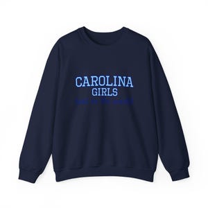 UNC Chapel Hill - Carolina Girls, best in the world - uniseks sweater met ronde hals en zware mix afbeelding 5