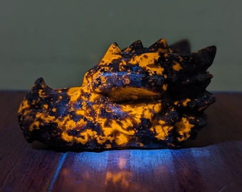 Yooperlite Dragon Head, 2.8&quot; Medium size.  Yooperlite Dragon Skull carving,   Crystal Dragon UV Reactive